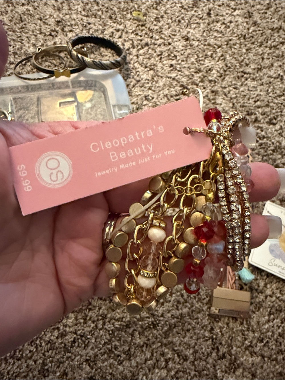 Lot of Gold Tone Jewelry - Picture 7 of 15